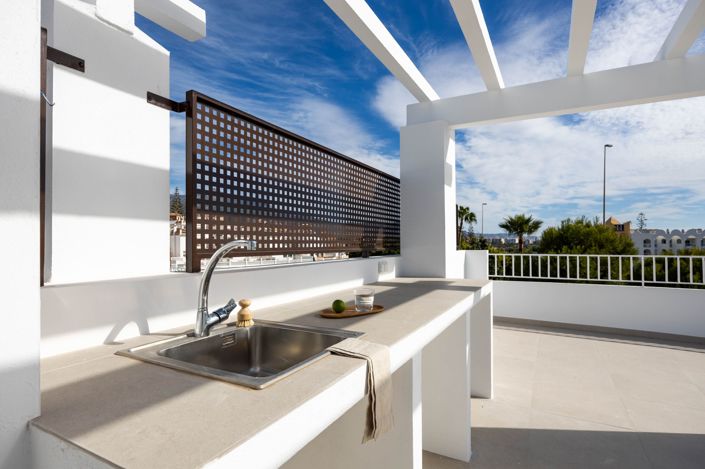 Image No.19-2 Bed Townhouse for sale