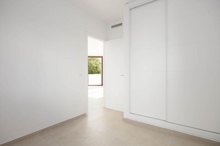 Image No.22-2 Bed Townhouse for sale