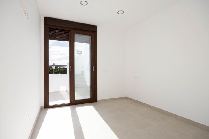 Image No.24-2 Bed Townhouse for sale