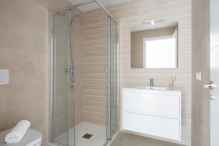 Image No.25-2 Bed Townhouse for sale