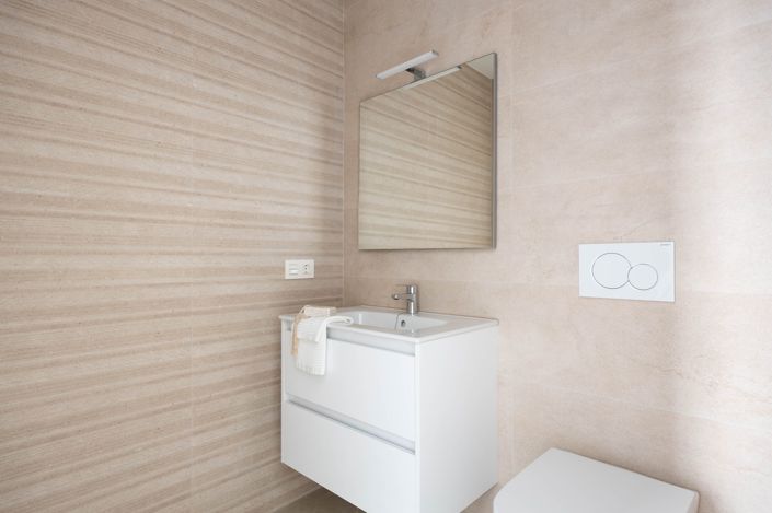 Image No.27-2 Bed Townhouse for sale