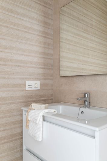 Image No.28-2 Bed Townhouse for sale