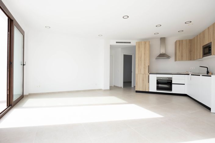 Image No.5-2 Bed Townhouse for sale