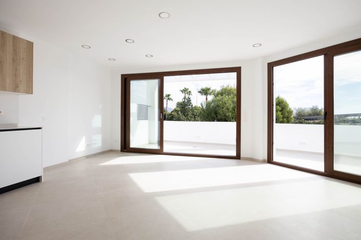 Image No.8-2 Bed Townhouse for sale