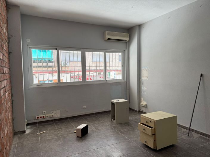 Image No.10-2 Bed Commercial for sale