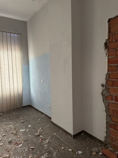 Image No.12-2 Bed Commercial for sale