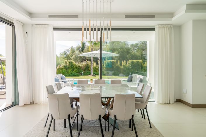 Image No.10-5 Bed Villa for sale