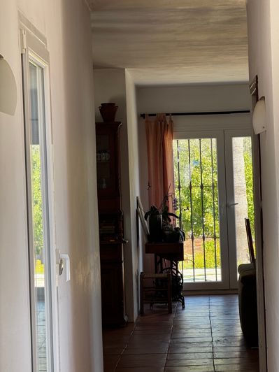 Image No.6-4 Bed House for sale