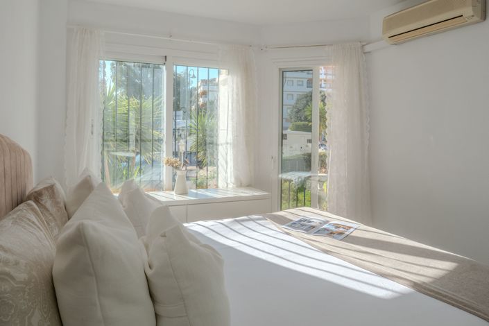 Image No.20-2 Bed Apartment for sale