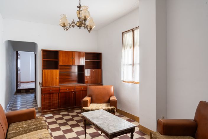 Image No.10-5 Bed House for sale