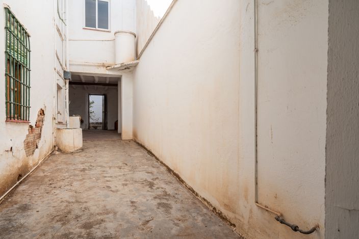 Image No.23-5 Bed House for sale