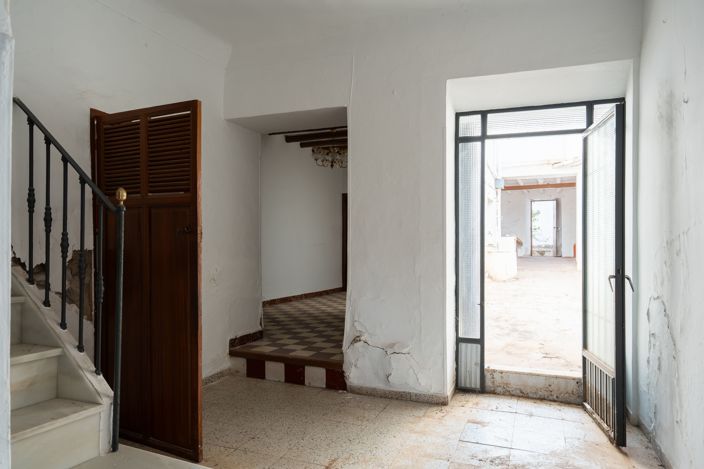 Image No.28-5 Bed House for sale