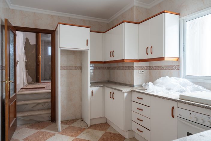 Image No.4-5 Bed House for sale