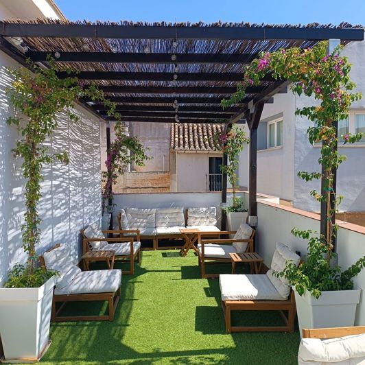 Image No.2-11 Bed Property for sale