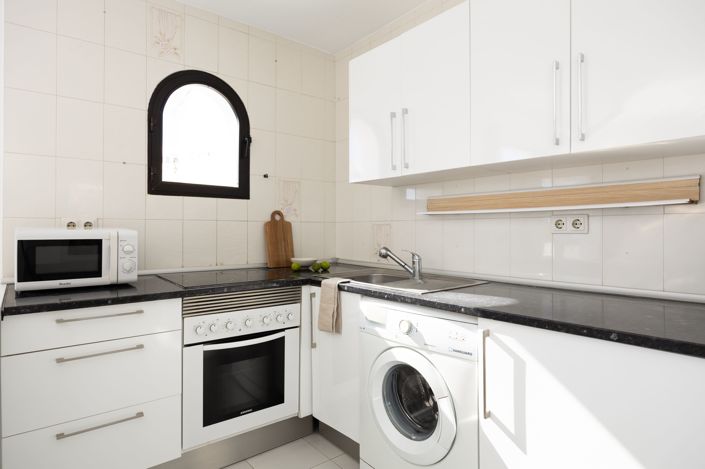 Image No.17-4 Bed Townhouse for sale