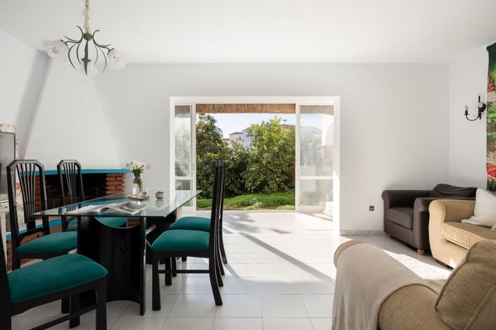 Image No.21-4 Bed Townhouse for sale