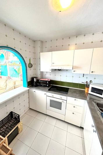 Image No.23-4 Bed Townhouse for sale