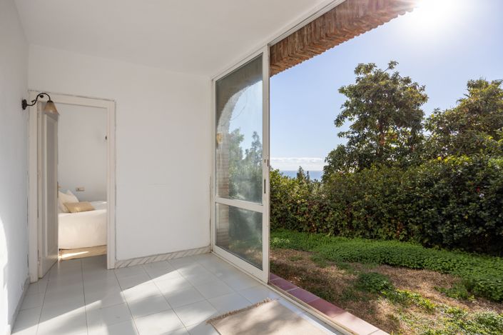 Image No.24-4 Bed Townhouse for sale