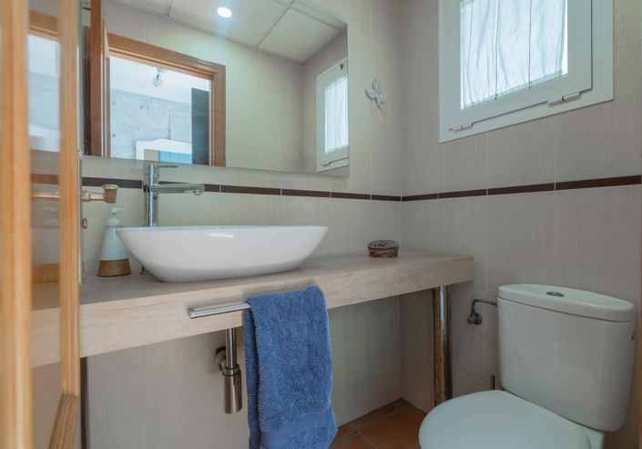 Image No.13-4 Bed Townhouse for sale