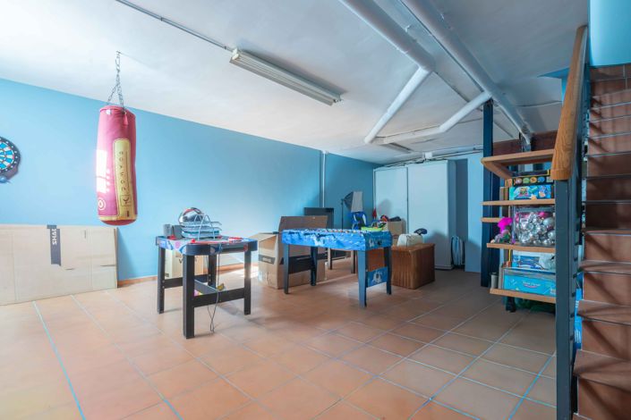 Image No.14-4 Bed Townhouse for sale