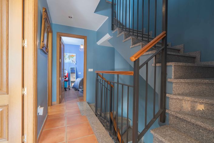 Image No.16-4 Bed Townhouse for sale