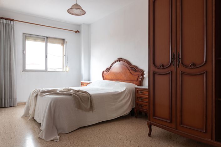 Image No.18-4 Bed Apartment for sale