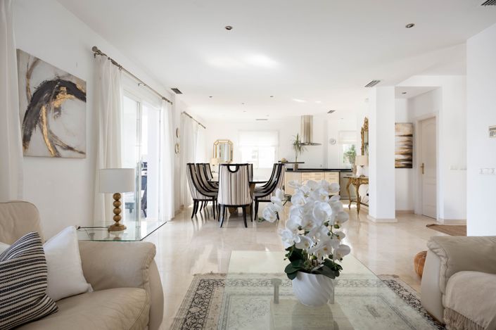 Image No.11-6 Bed House for sale