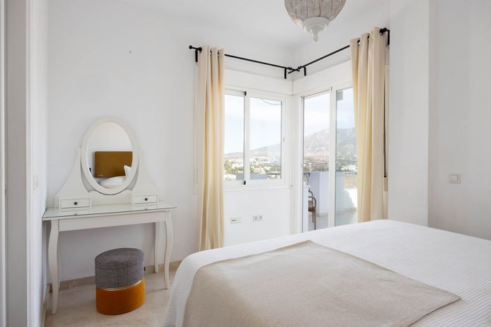 Image No.25-6 Bed House for sale