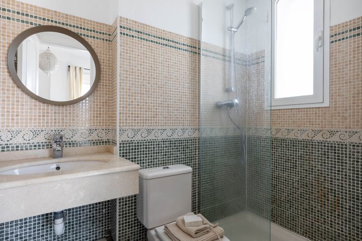 Image No.27-6 Bed House for sale