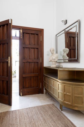 Image No.9-6 Bed House for sale