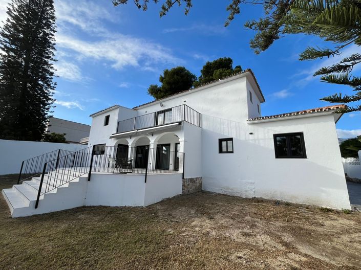 Image No.3-5 Bed Villa for sale