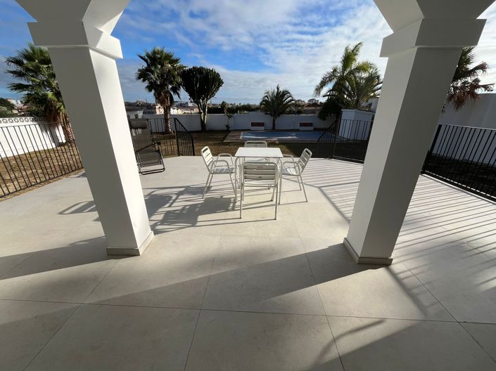 Image No.6-5 Bed Villa for sale