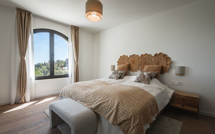 Image No.27-5 Bed House for sale