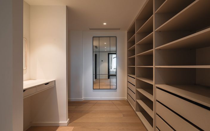 Image No.30-5 Bed House for sale