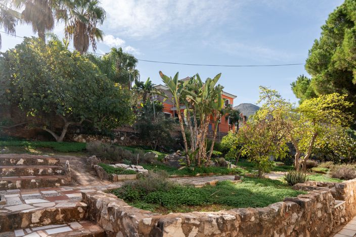 Image No.12-5 Bed House for sale