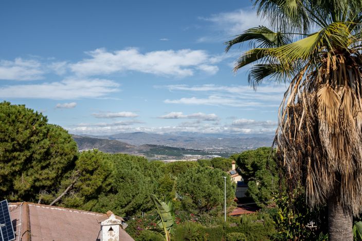 Image No.19-5 Bed House for sale