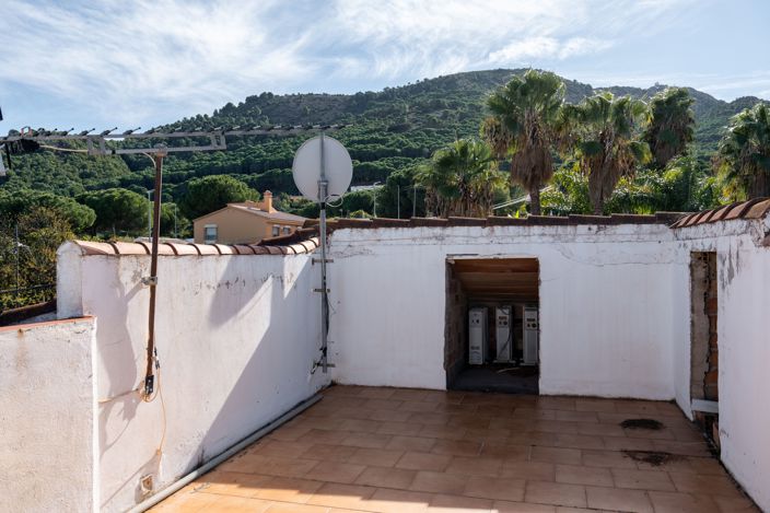 Image No.20-5 Bed House for sale