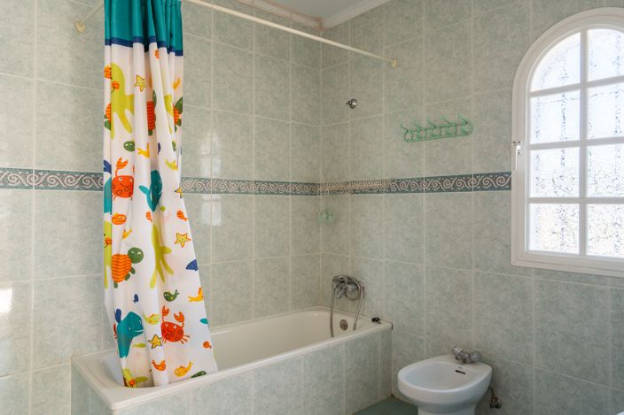 Image No.25-5 Bed House for sale