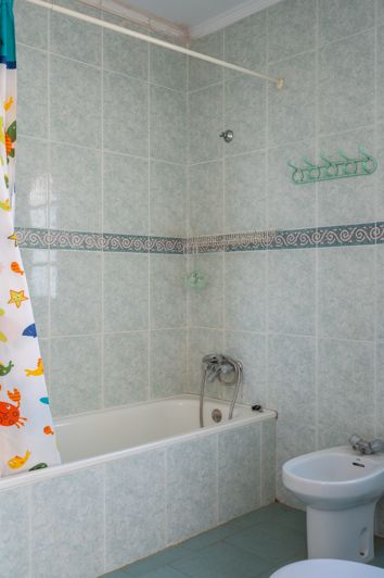 Image No.26-5 Bed House for sale