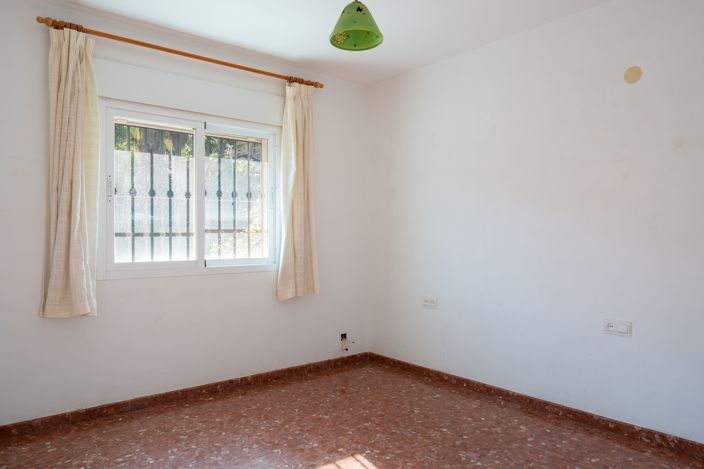 Image No.29-5 Bed House for sale