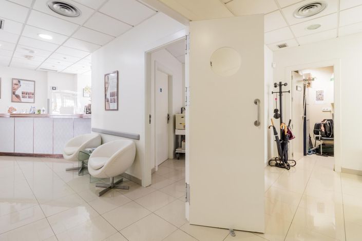 Image No.24-Commercial de 10 chambres à vendre à Marbella