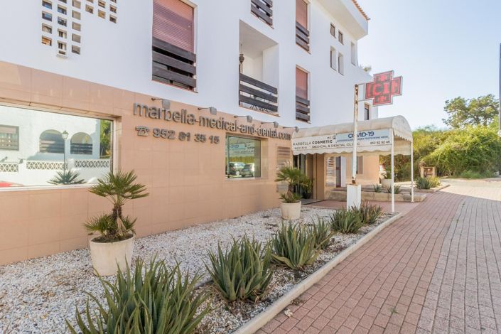 Image No.3-Commercial de 10 chambres à vendre à Marbella