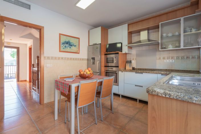 Image No.13-4 Bed House for sale