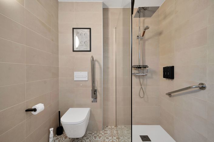 Image No.20-7 Bed Villa for sale