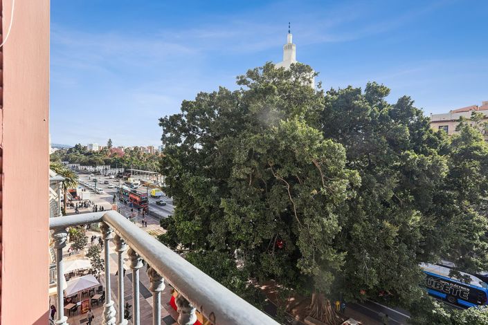 Image No.10-6 Bed Commercial for sale