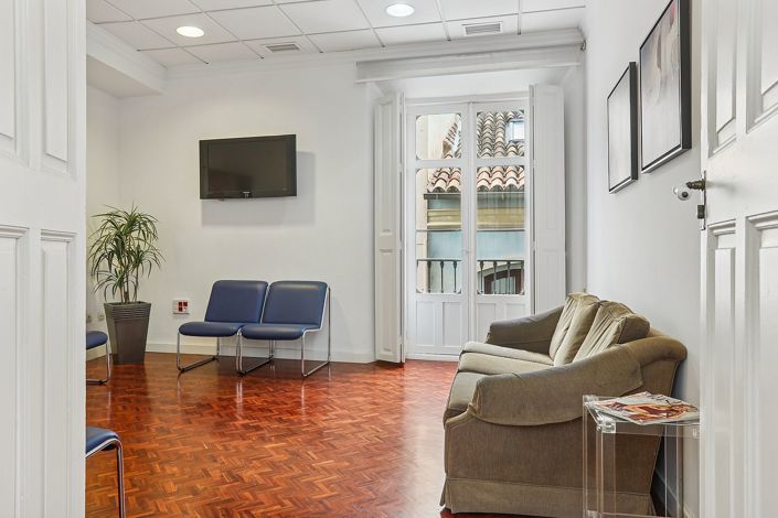 Image No.13-6 Bed Commercial for sale