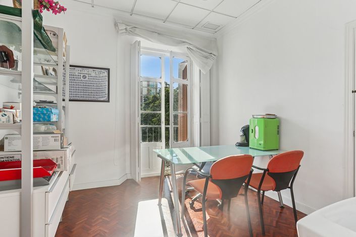 Image No.7-6 Bed Commercial for sale