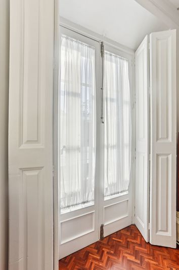 Image No.6-6 Bed Apartment for sale