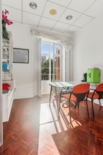 Image No.8-6 Bed Apartment for sale