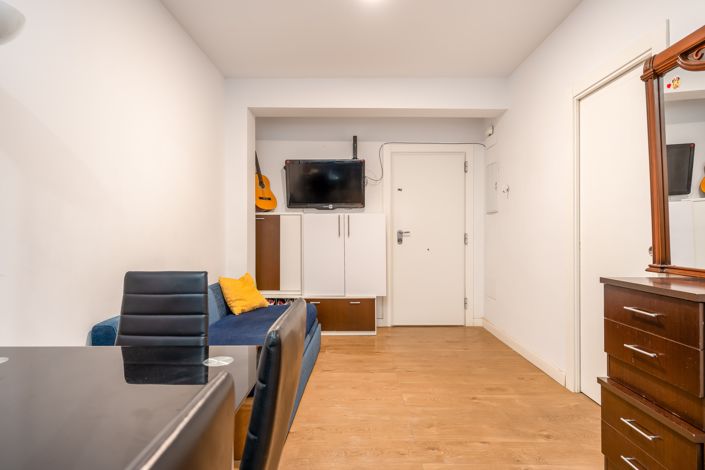 Image No.4-2 Bed Commercial for sale